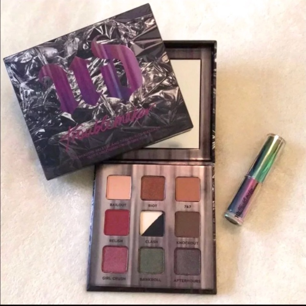 Urban decay eyeshadow pallete and mascara